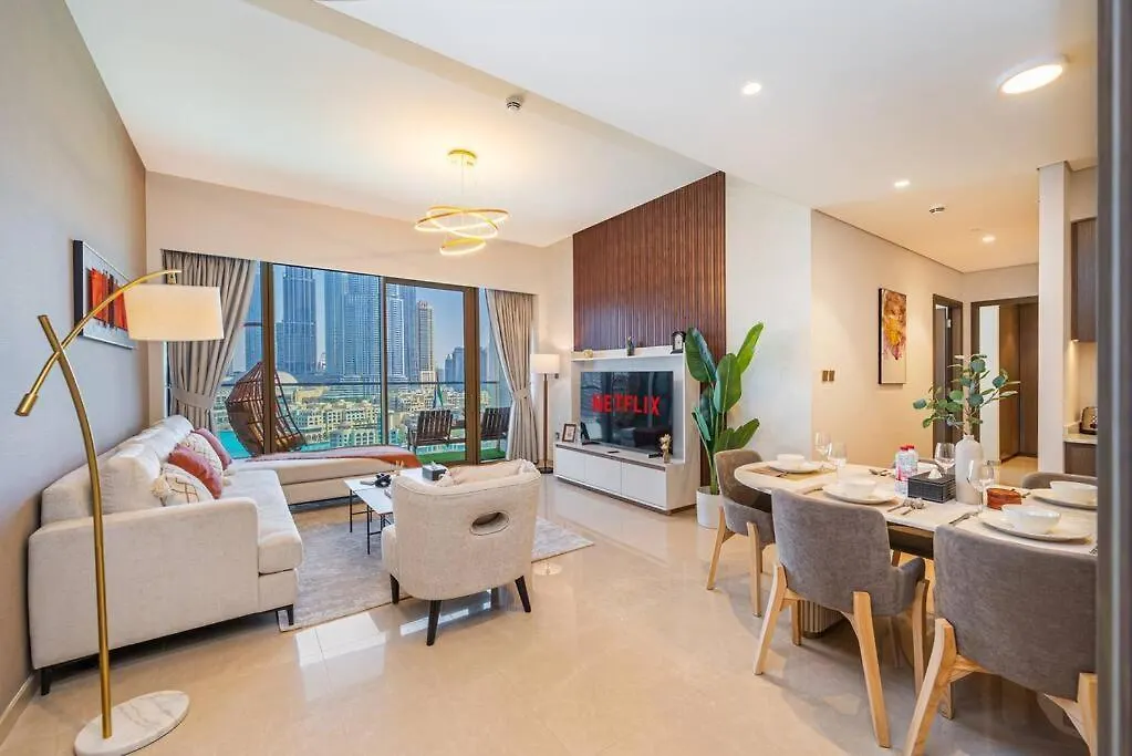 4Min To Dubai Mall - Pool Access - King Bed Apartment
