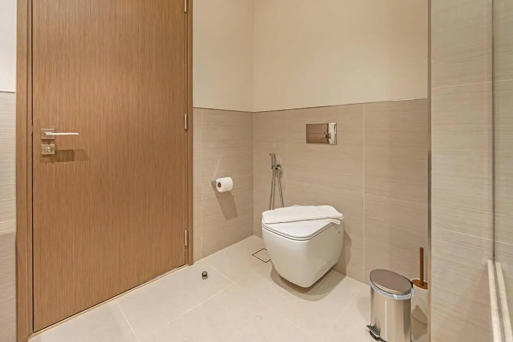 4Min To Dubai Mall - Pool Access - King Bed